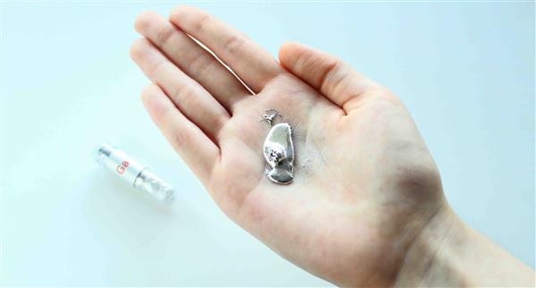 Gallium melting in hand