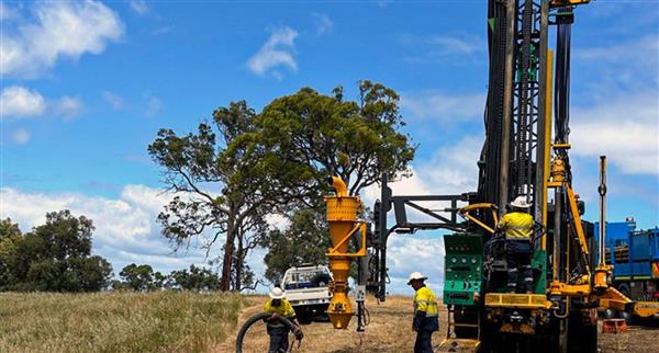 Kula Gold's drilling rigs on-site.