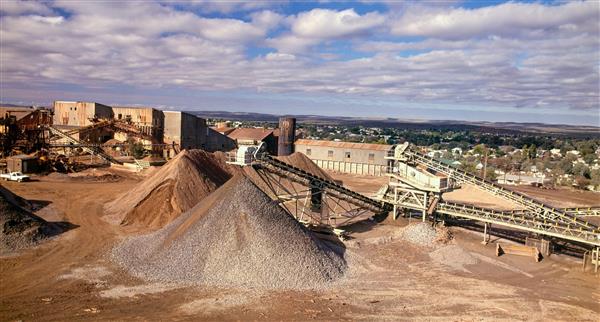 Image of a mining operation in Australia.